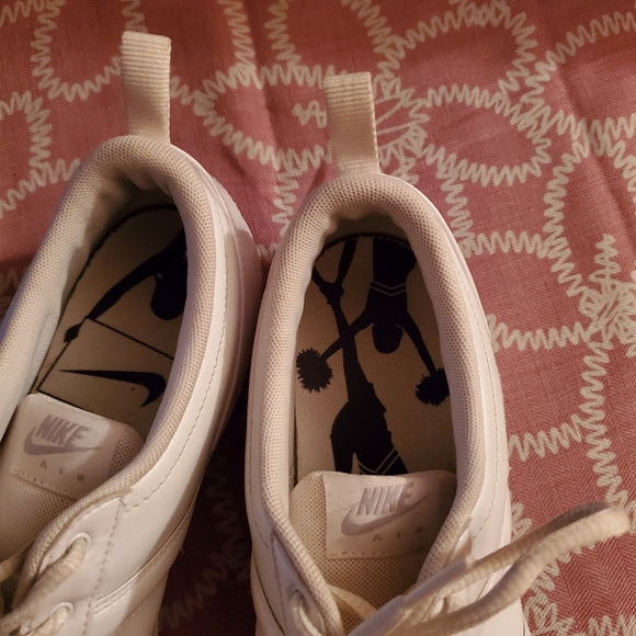 Nike Air Cheerleading Shoes - Picture 4 of 5
